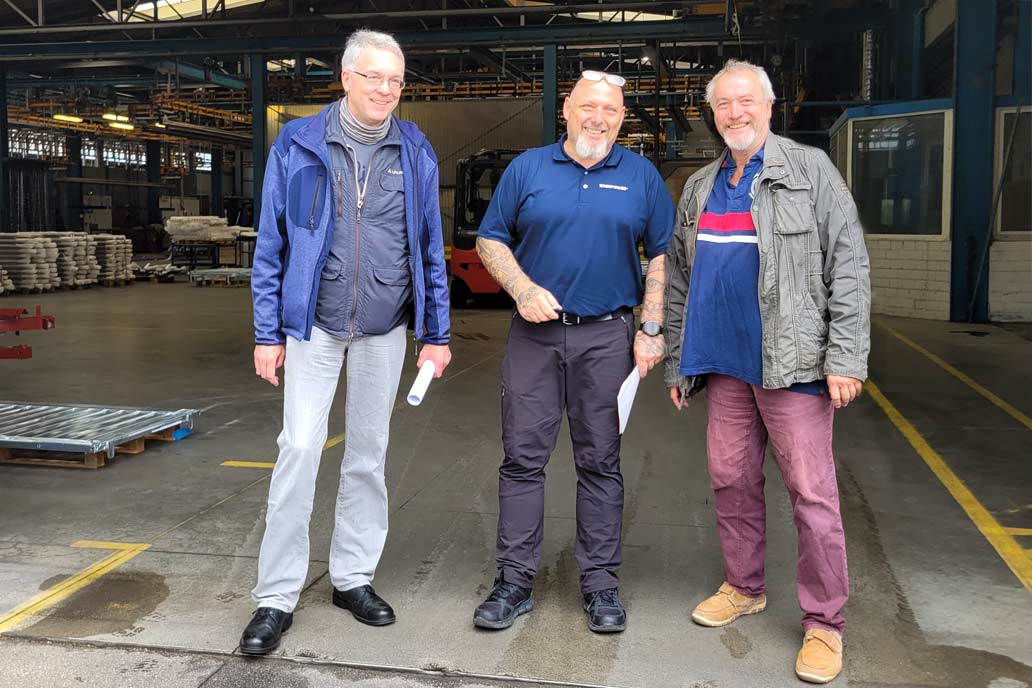 Besuch bei Zinkpower, in der Mitte Herr Hochgräber, rechts und links die Kollegen der Metall-und Stahlbauabteilung von Gawron.