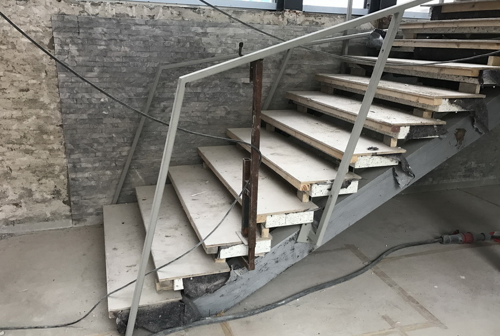 Treppengeländer Sanierung Stahlbau Schlosserei Gawron